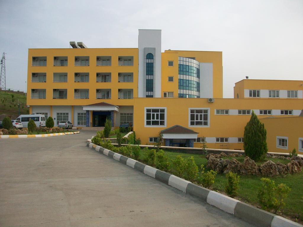 Bato Thermal Hotel Batman Luaran gambar