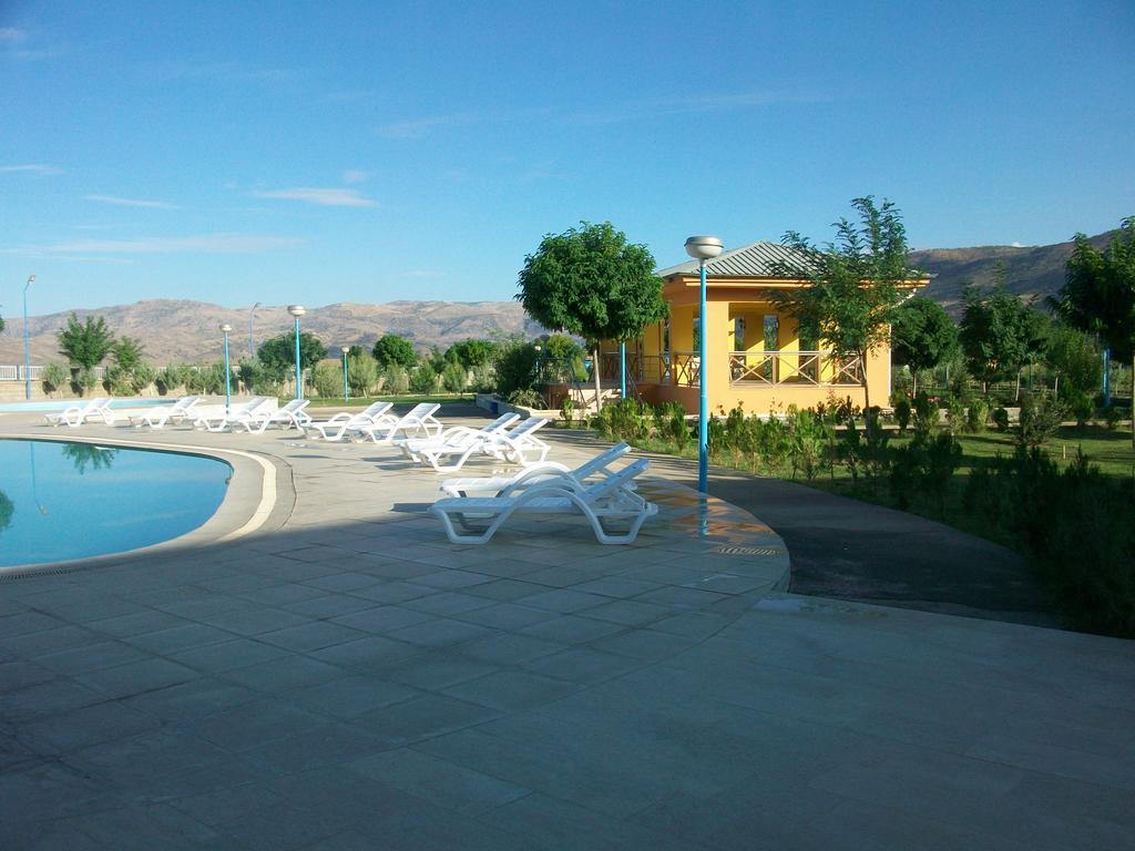 Bato Thermal Hotel Batman Luaran gambar
